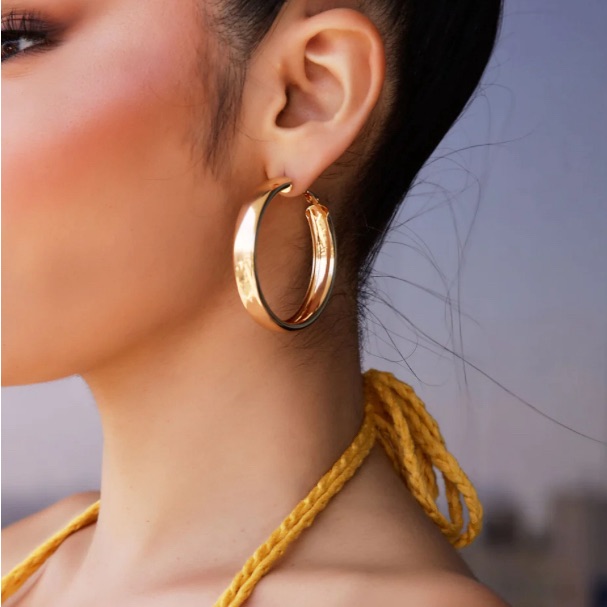 6 Pairs Fashion Nova Hoop Earrings - New 22$